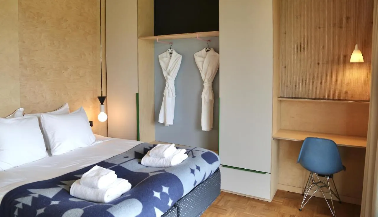 Basecamp Amsterdam Hotel