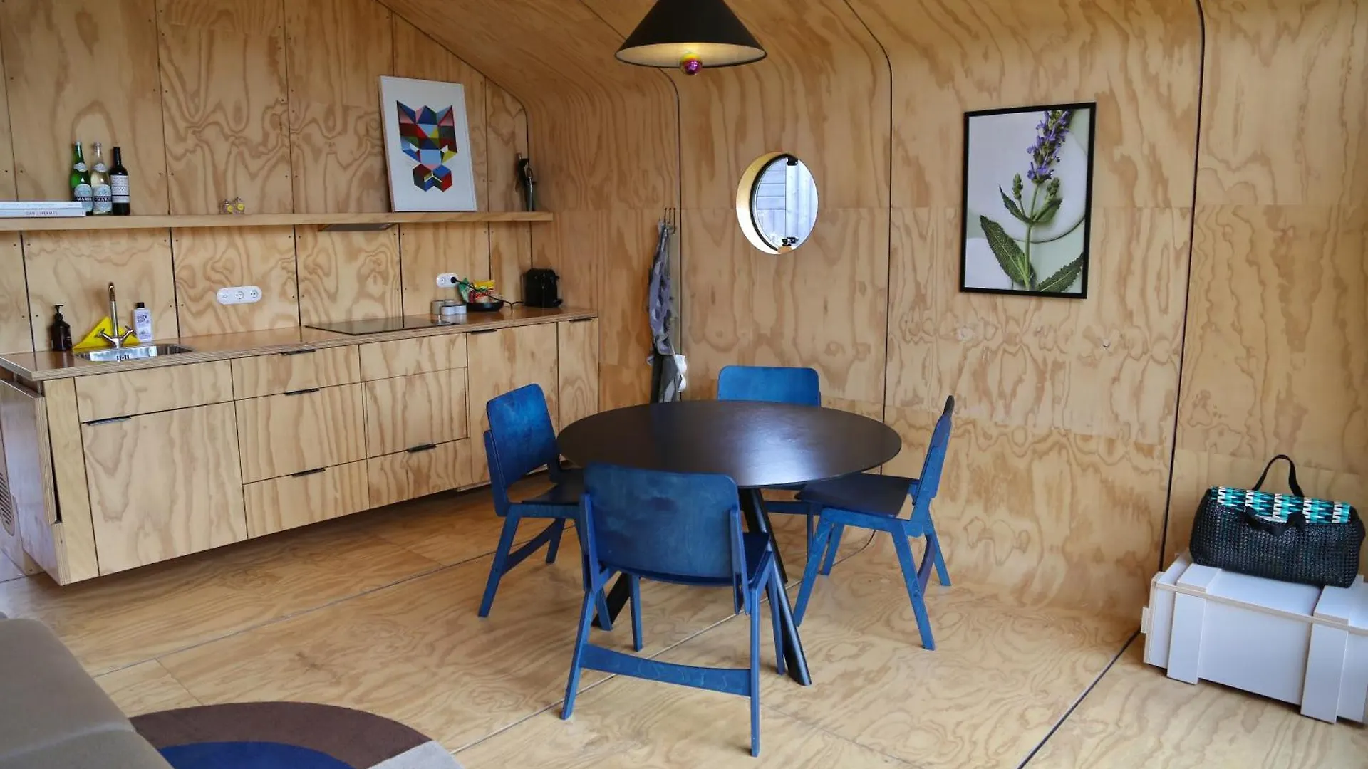 Basecamp Amsterdam Hotel